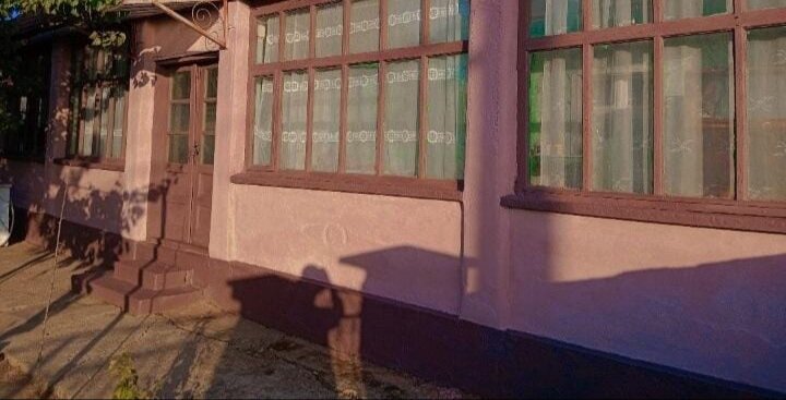 Casa 3cam teren generos, la nici 2 min de centru- front stradal pe 2 strazi