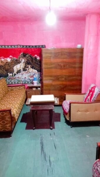 Casa 3cam teren generos, la nici 2 min de centru- front stradal pe 2 strazi